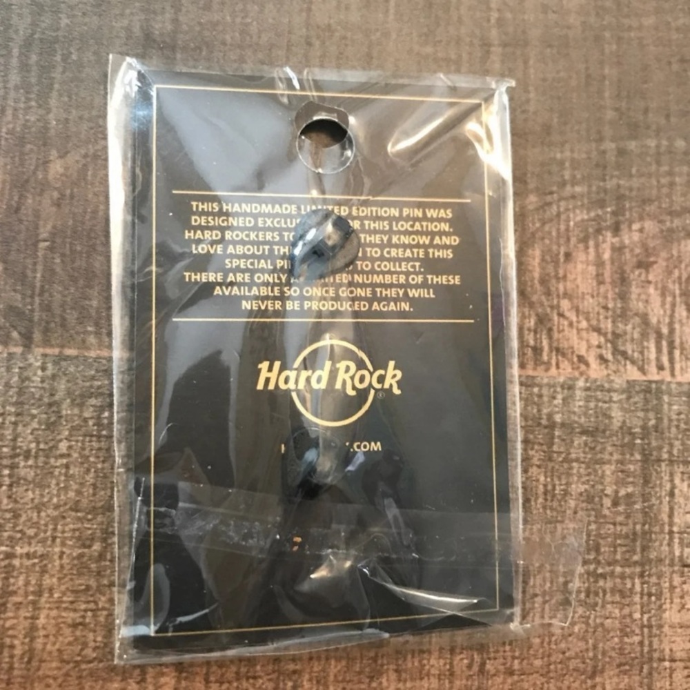 Hard Rock Pin - Picture 3 of 5